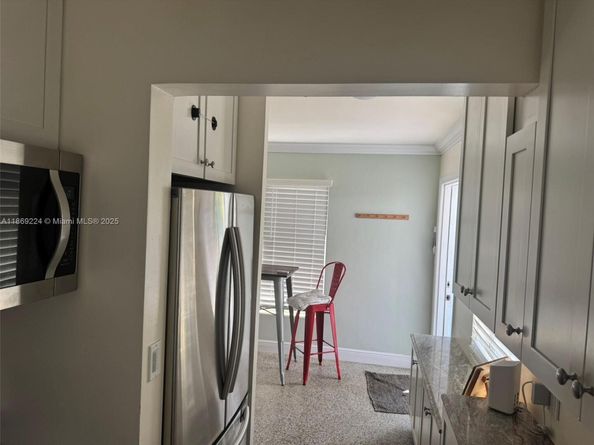 121 Linda Ln, Palm Beach Shores FL 33404