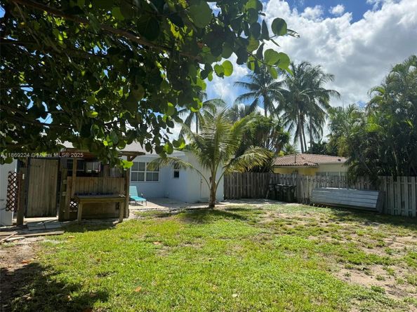 121 Linda Ln, Palm Beach Shores FL 33404