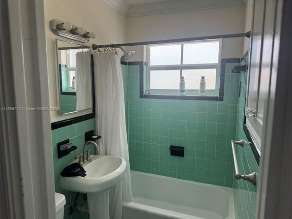 121 Linda Ln, Palm Beach Shores FL 33404