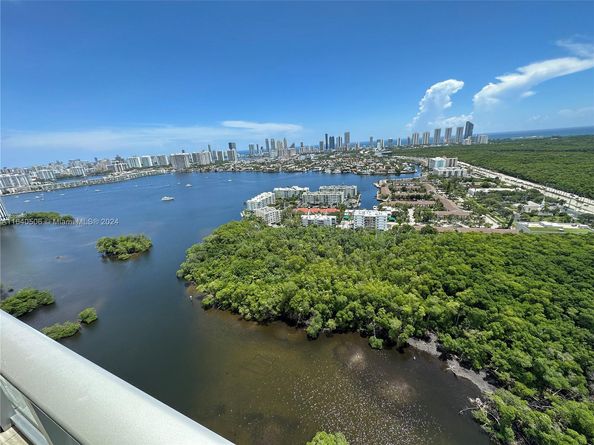 16385 Biscayne Blvd PH7, North Miami Beach FL 33160
