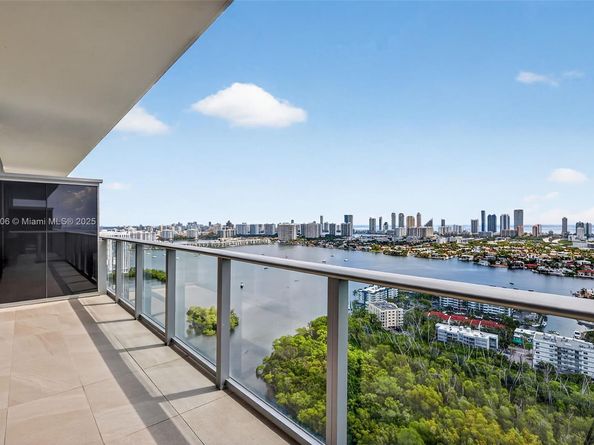 16385 Biscayne Blvd PH7, North Miami Beach FL 33160