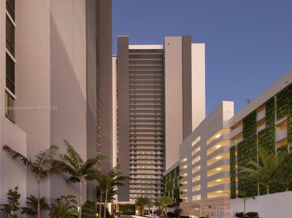 16385 Biscayne Blvd PH7, North Miami Beach FL 33160