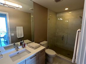 16385 Biscayne Blvd PH7, North Miami Beach FL 33160