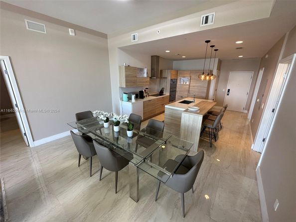 16385 Biscayne Blvd PH7, North Miami Beach FL 33160
