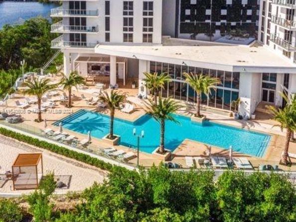 16385 Biscayne Blvd PH7, North Miami Beach FL 33160