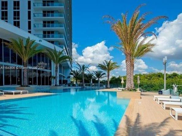 16385 Biscayne Blvd PH7, North Miami Beach FL 33160