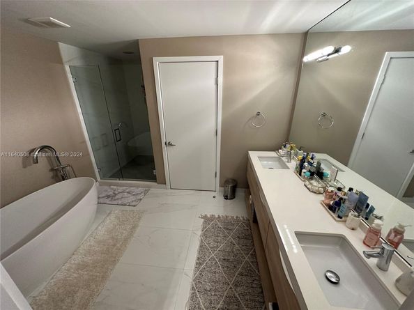 16385 Biscayne Blvd PH7, North Miami Beach FL 33160