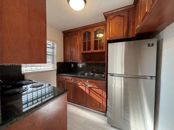 1335 W 68th St 309, Hialeah FL 33014