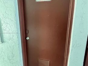 1335 W 68th St 309, Hialeah FL 33014