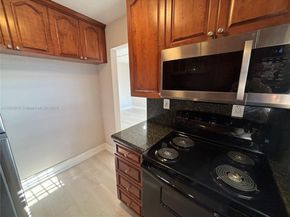 1335 W 68th St 309, Hialeah FL 33014