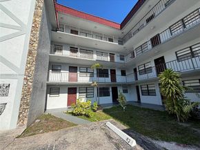 1335 W 68th St 309, Hialeah FL 33014