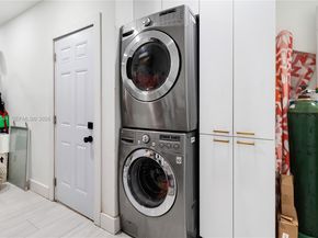 1140 N Douglas Rd, Pembroke Pines FL 33024