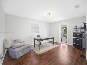 6121 SW 16th St, Plantation FL 33317