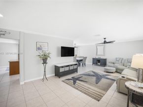 6121 SW 16th St, Plantation FL 33317