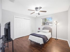 6121 SW 16th St, Plantation FL 33317