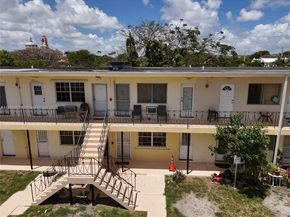 70 NW 77th St 11, Miami FL 33150