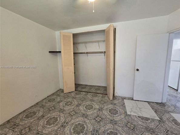 70 NW 77th St 11, Miami FL 33150