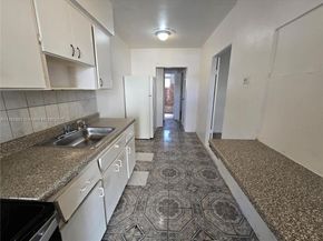 70 NW 77th St 11, Miami FL 33150