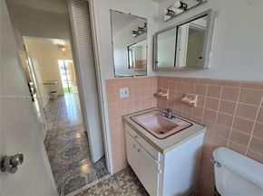70 NW 77th St 11, Miami FL 33150
