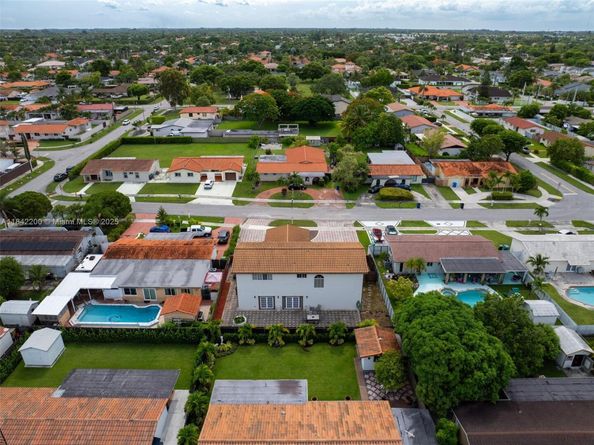 2705 SW 108th Ct, Miami FL 33165