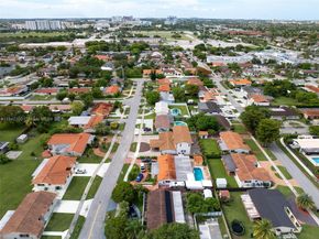 2705 SW 108th Ct, Miami FL 33165