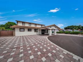 2705 SW 108th Ct, Miami FL 33165