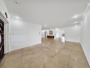 2705 SW 108th Ct, Miami FL 33165