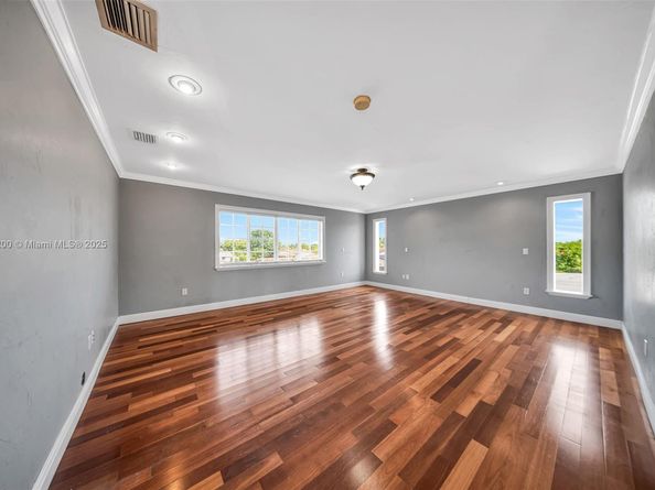 2705 SW 108th Ct, Miami FL 33165