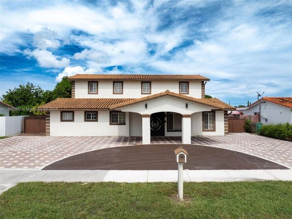 2705 SW 108th Ct, Miami FL 33165