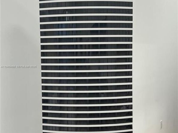 225 N Miami Ave 905, Miami FL 33128