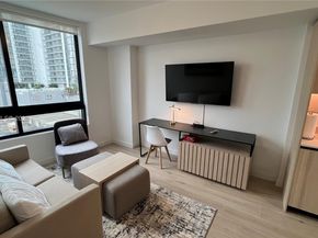 225 N Miami Ave 905, Miami FL 33128