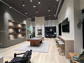 225 N Miami Ave 905, Miami FL 33128