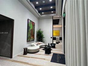 225 N Miami Ave 905, Miami FL 33128