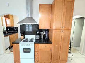 1908 N Ocean Dr 1B & 2B package, Hollywood FL 33019