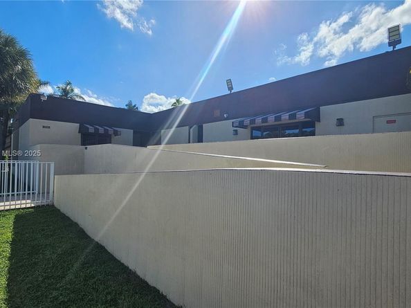 3341 NW 47th Terrace 112, Lauderdale Lakes FL 33319