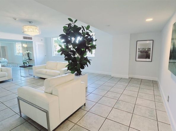 2821 N Miami Beach Blvd 4F, North Miami Beach FL 33160