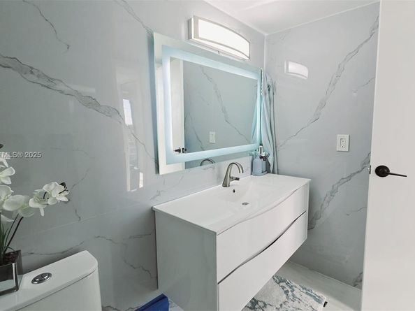 2821 N Miami Beach Blvd 4F, North Miami Beach FL 33160