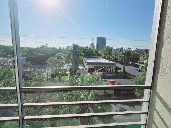 2821 N Miami Beach Blvd 4F, North Miami Beach FL 33160