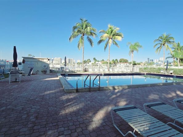 2821 N Miami Beach Blvd 4F, North Miami Beach FL 33160