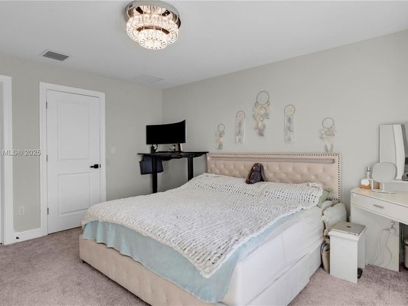 2913 Olivia Ave, Lauderdale Lakes FL 33311