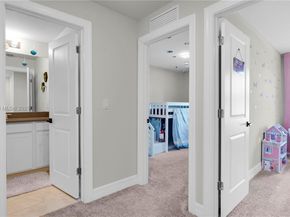 2913 Olivia Ave, Lauderdale Lakes FL 33311