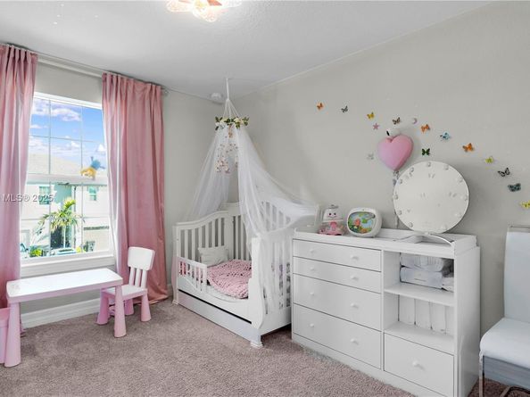 2913 Olivia Ave, Lauderdale Lakes FL 33311