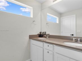 2913 Olivia Ave, Lauderdale Lakes FL 33311