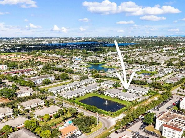 2913 Olivia Ave, Lauderdale Lakes FL 33311