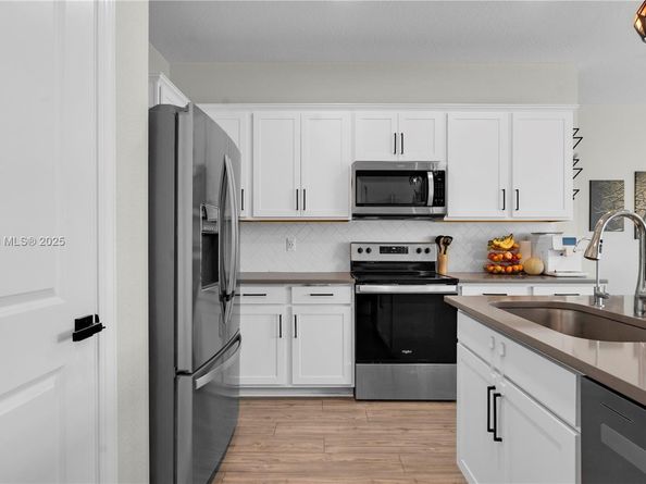 2913 Olivia Ave, Lauderdale Lakes FL 33311