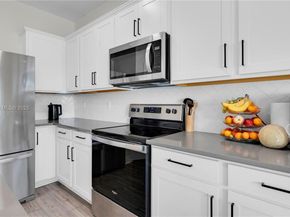 2913 Olivia Ave, Lauderdale Lakes FL 33311