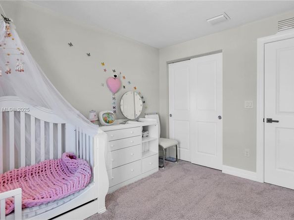 2913 Olivia Ave, Lauderdale Lakes FL 33311