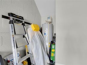 2913 Olivia Ave, Lauderdale Lakes FL 33311