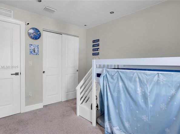 2913 Olivia Ave, Lauderdale Lakes FL 33311