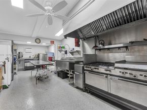 442 Pine Glen Ln D2, Green Acres FL 33463